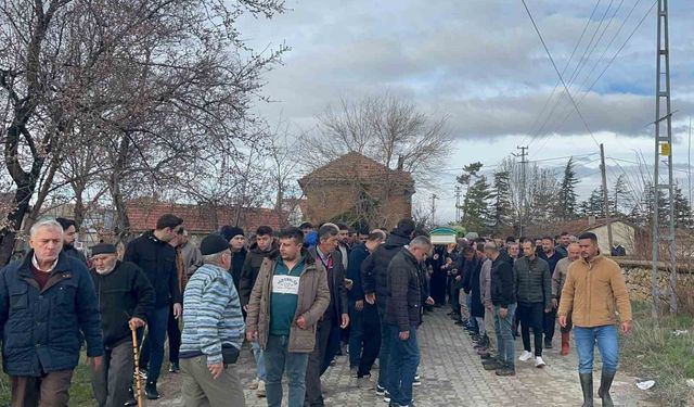 Antalya'daki silahlı kavgada ölen genç toprağa verildi