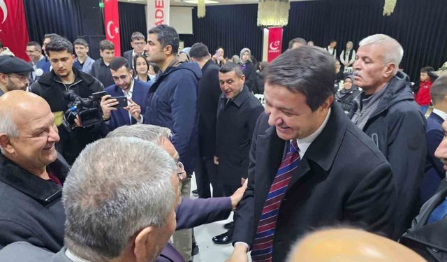 Arıkan, memleketinde bayramlaşma törenine katıldı