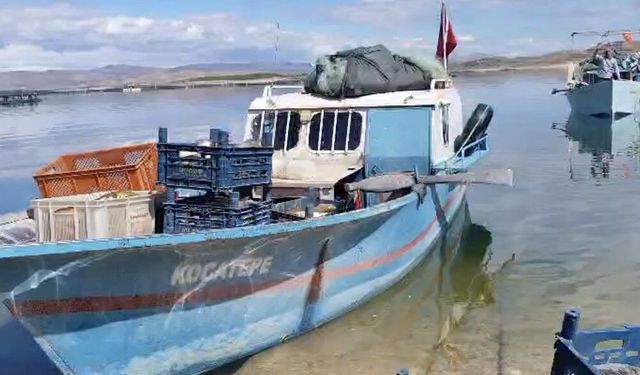 Av yasağı başladı: Balıkçılar teknelerini karaya çekti