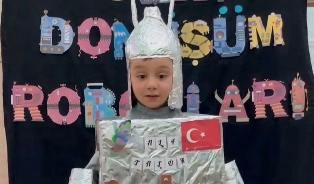 Aydıntepe'de geri dönüşüm malzemeleriyle robot defilesi yapıldı
