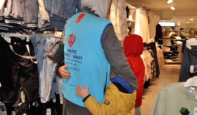 Balıkesir'de yetimler bayramlık sevinci yaşadı