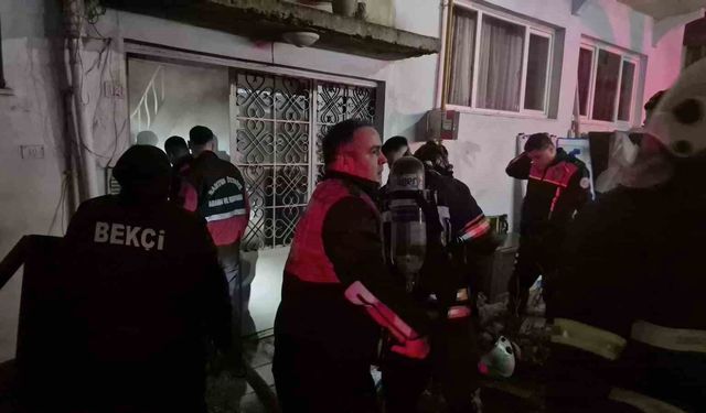 Bartın'da 4 katlı apartmanda yangın paniği: 2 kişi dumandan etkilendi