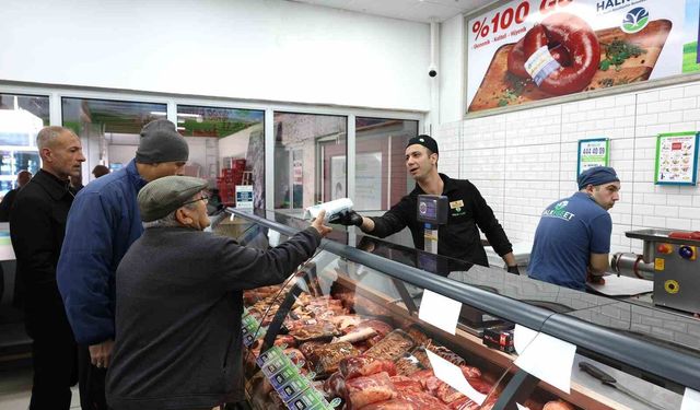 Başkan Çerçioğlu'ndan Ramazan Bayramı öncesi Halk Ege Et şubelerinde indirim