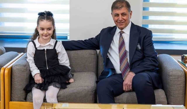 Başkanlık makamında gurur veren buluşma