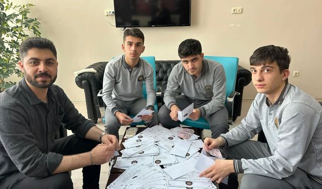 Bayburt Anadolu İmam Hatip Lisesi öğrencilerden ihtiyaç sahiplerine destek