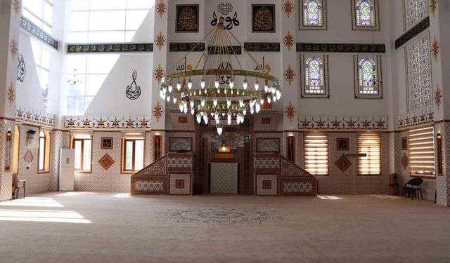 Beyağaç Merkez Çarşı Camii ibadete açıldı