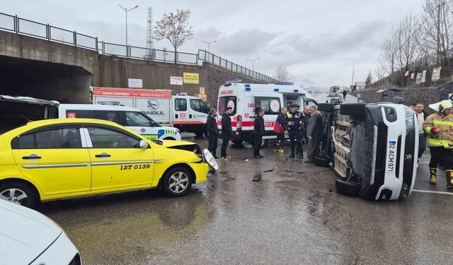 Bingöl'de trafik kazası : 5 yaralı