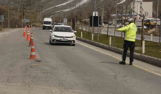 Bitlis'te bayram öncesi sıkı trafik denetimi
