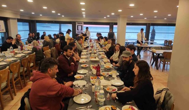 Burhaniyeli mimarlar iftarda buluştu