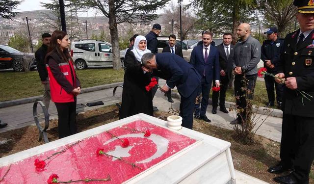 Çanakkale Zaferi şehitleri Yozgat Şehitliği'nde anıldı