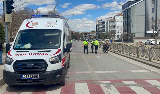 Cipe arkadan çarpan motosikletli genç yaralandı