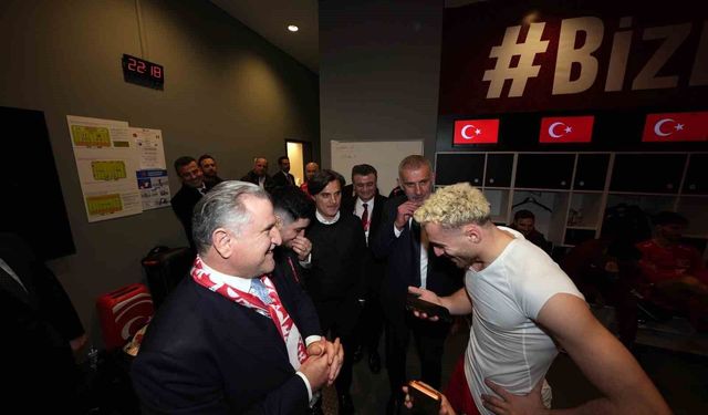 Cumhurbaşkanı Erdoğan, A Milli Futbol Takımı'nı tebrik etti