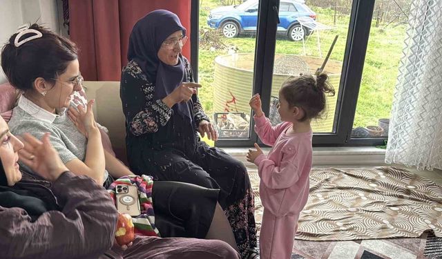 Diller sustu, sevgi konuştu: Bu bayram herkesi duygulandırdı