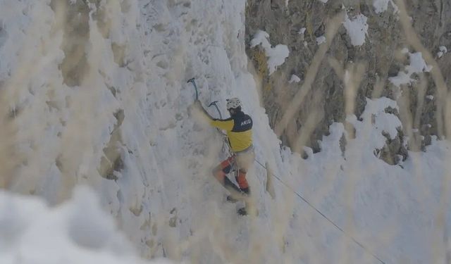 Diyadin Kanyonu'nda buz tırmanışı heyecanı