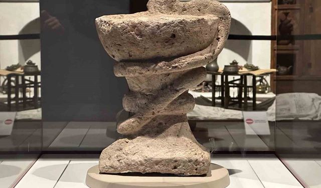 Eczacılık ve sağlığın sembolü sayılan 791 yıllık kadehe sarılı yılan heykeli bu müzede sergileniyor