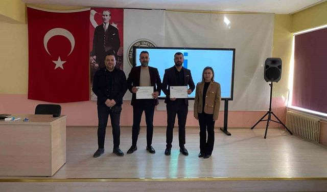 Edremit MYO 'da CV hazırlama, mülakat ve iş arama becerileri semineri düzenlendi