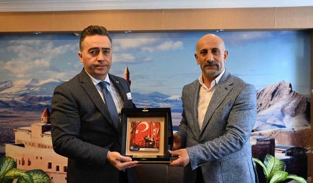 Eğitim-Bir-Sen Ağrı Şubesi, okullardaki güvenlik tedbirleri için Önder'e teşekkür etti