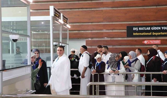 Elazığ'da 206 kişi umreye uğurlandı