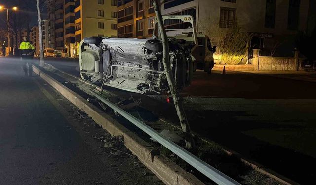 Elazığ'da otomobil yan yattı: 1 yaralı