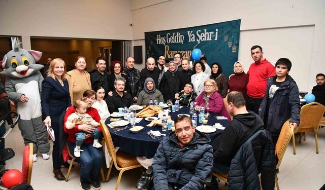 'Engelsiz' bireyler, Büyükşehir'in iftarında buluştu
