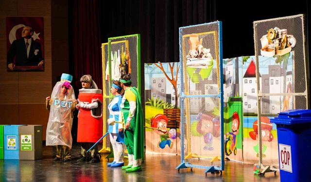 Erbaa'da çocuklara sıfır atık bilinci tiyatro ile anlatıldı