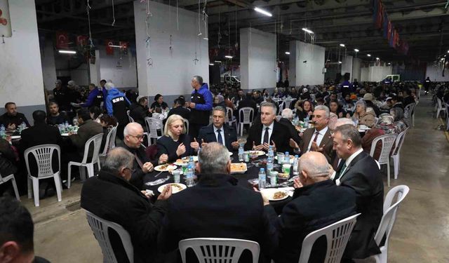 Gemlikliler dayanışma sofrasında buluştu