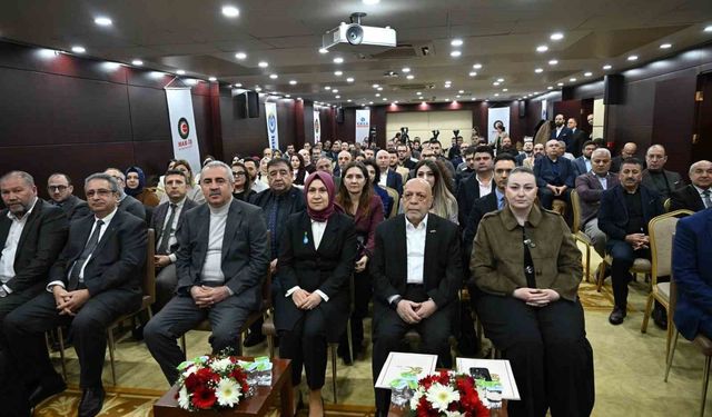 HAK-İŞ Başkanı Arslan: 'Suyun ticarileştirilmesine karşı cepheden bir mücadele başlatan Türkiye'de tek konfederasyonuz'