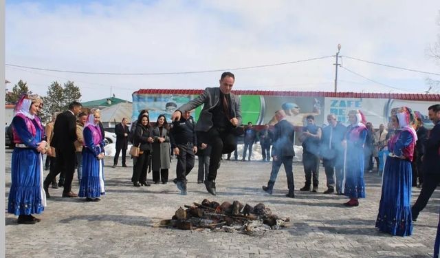 Hamur'da nevruz coşkusu
