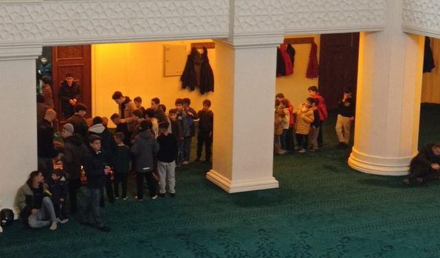 Hasköy'de Kadir Gecesi dualarla idrak edildi