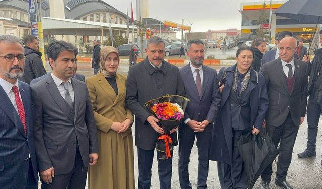 İçişleri Bakanı Çiftçi, AK Parti Ağrı İl Başkanlığını ziyaret etti