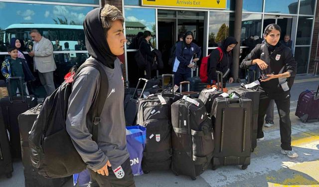 İran kadın milli futbol takımı Iğdır'da