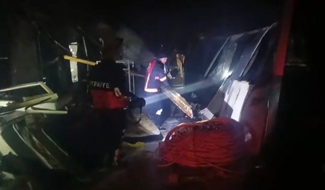 İşçilerin kaldığı konteynerlerde korkutan yangın