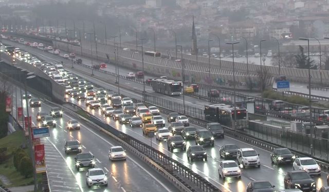 İstanbul'da trafik yoğunluğu yüzde 60'a ulaştı