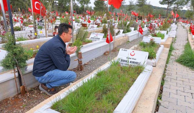 Kahramanmaraş deprem mezarlığında hüzünlü bayram