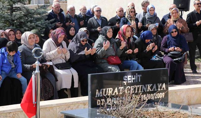 Kahramanmaraş'ta Muhsin Yazıcıoğlu'yla birlikte düşen helikopterde vefat edenler mezarları başında anıldı