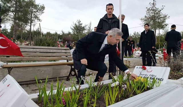 Kahramanmaraş'ta protokolden bayram öncesi şehitlik ziyareti