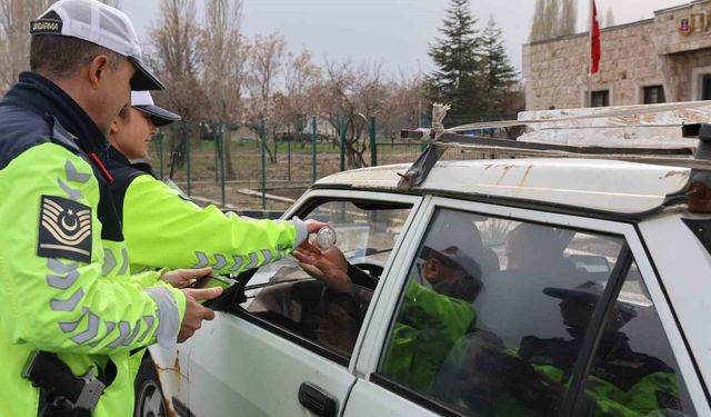 Kapadokya'da jandarmadan tatlı uygulama