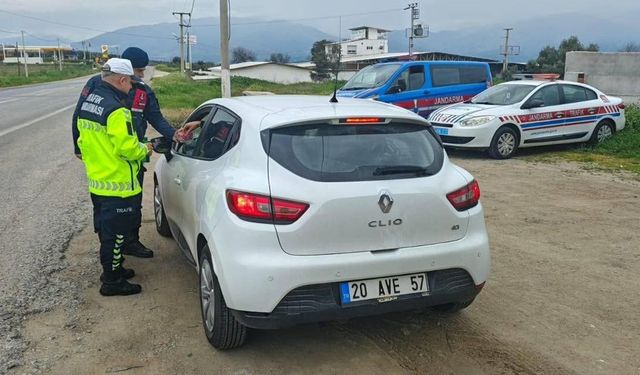 Karacasu'da bayramda trafik ekipleri sahada