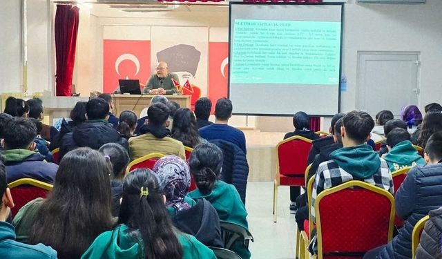 Karapınar'da lise öğrencileriyle bilim söyleşisi