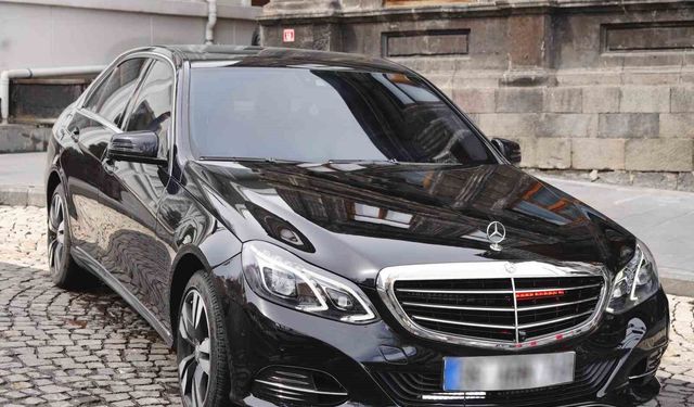 Kars Belediyesine Azerbaycan'dan anlamlı destek: Makam aracı hediye edildi