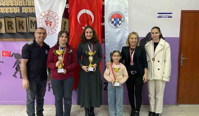 Kars'ta 'Kadınlar Satranç İl Birinciliği Turnuvası' tamamlandı