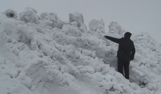 Kars'ta Mart sonunda kış geri döndü: Boğatepe Geçidi ve köyler kar altında