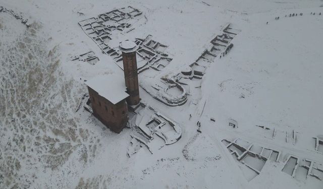 Kars'ta 'Medeniyetler beşiği' Ani'ye ziyaretçi akını