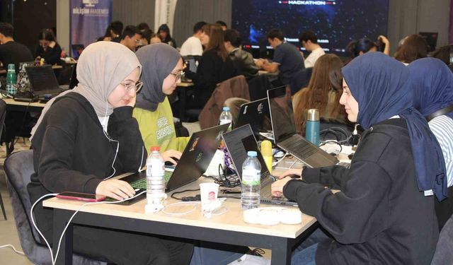 Kayseri'de gençleri uzayla buluşturan TUA Astro Hackathon Yarışması başladı