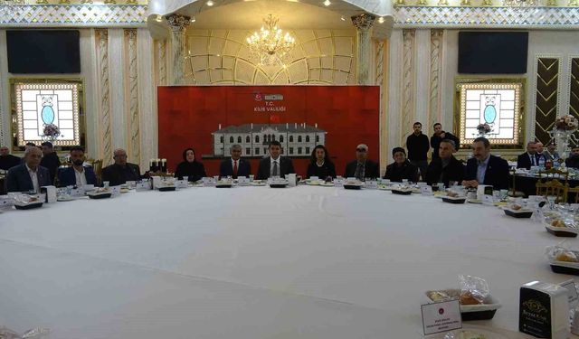 Kilis Valisi Kalaylı, muhtarlarla iftar programında buluştu