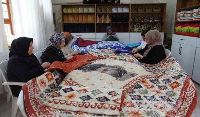 Kilis'te kadınların el emeğiyle yorgancılık yeniden canlanıyor