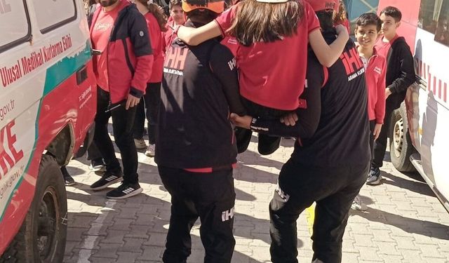 Köyceğiz Atatürk Ortaokulu'nda Afet Tatbikatı gerçekleştirildi