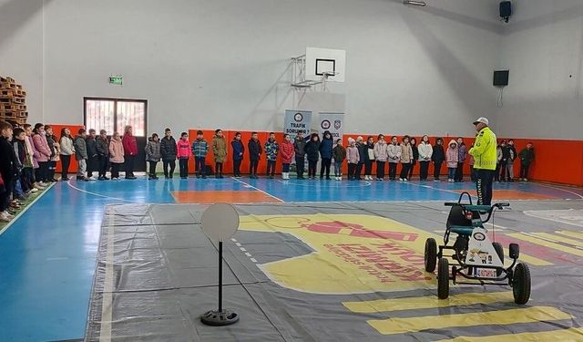 Kütahya Emniyet Müdürlüğünden trafik eğitim ve bilgilendirme faaliyetleri