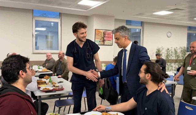 Mengücek Gazi Hastanesi'nde iftar programı düzenlendi