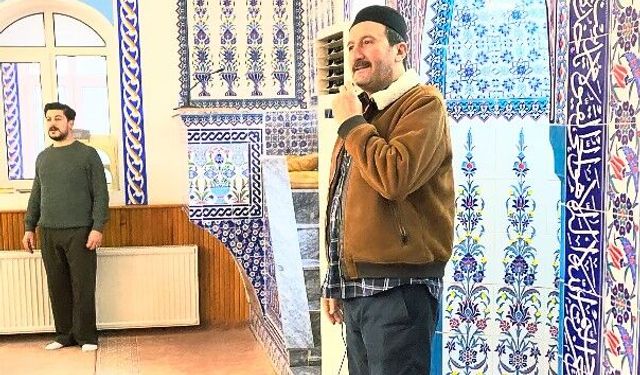 Müezzin 'Kâbe'de Hacılar' ilahisini okudu, öğrenciler eşlik etti